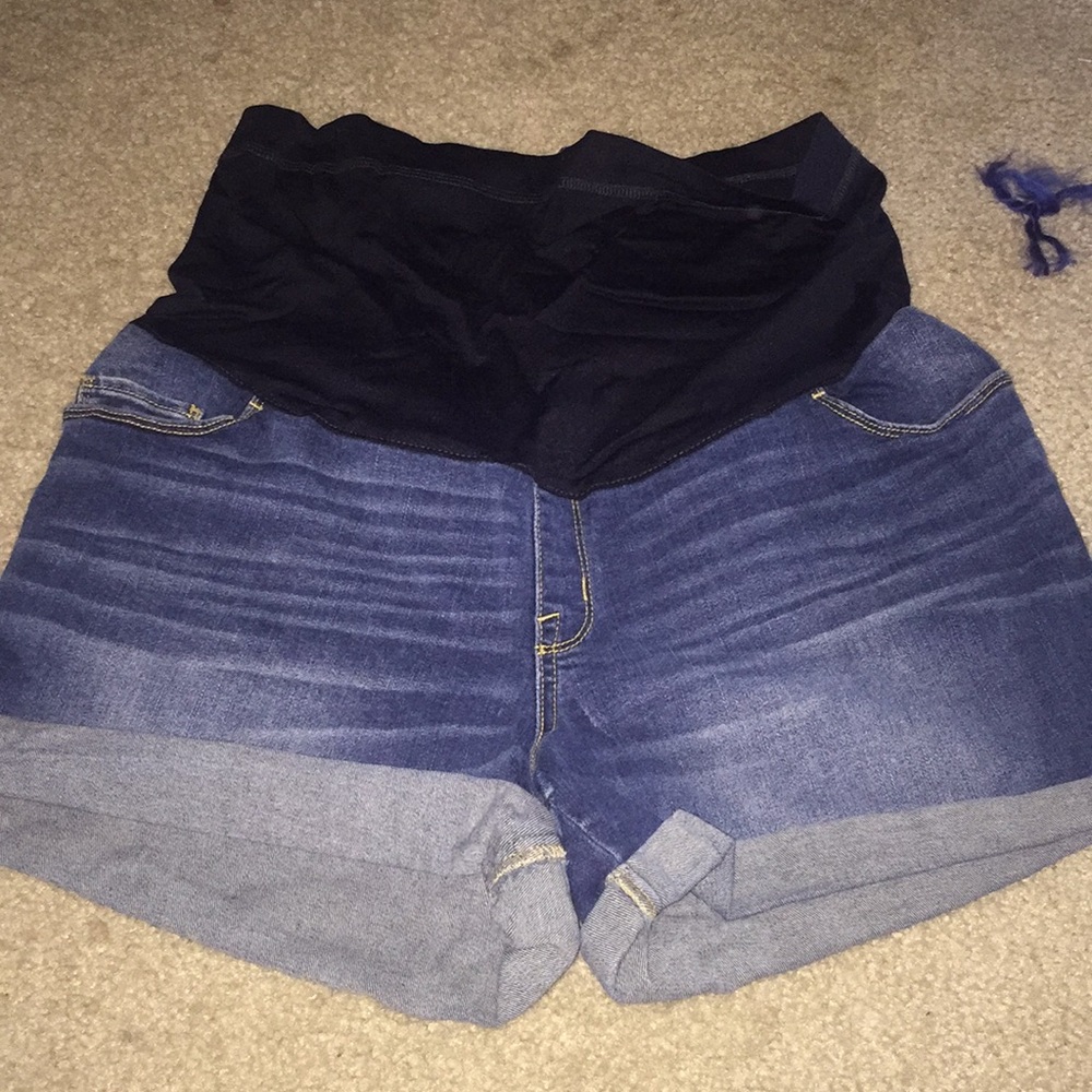 Liz Lang maternity shorts